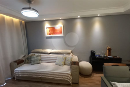 Apartamento à venda com 3 quartos, sendo 1 suíte, em Jardim Luísa, São Paulo, SP