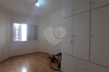 Casa de Vila à venda com 4 quartos, sendo 2 suítes, em Granja Julieta, São Paulo, SP