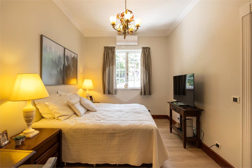 Casa à venda com 5 suítes no condomínio Chácara Flora, São Paulo - SP