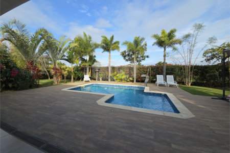 Casa à venda com 3 suítes no condomínio Village Ipanema I, Araçoiaba da Serra - SP