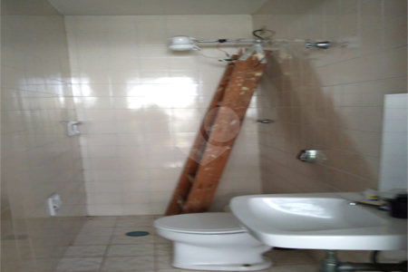 Sobrado à venda com 3 quartos, sendo 1 suíte, em Alto da Boa Vista, São Paulo, SP