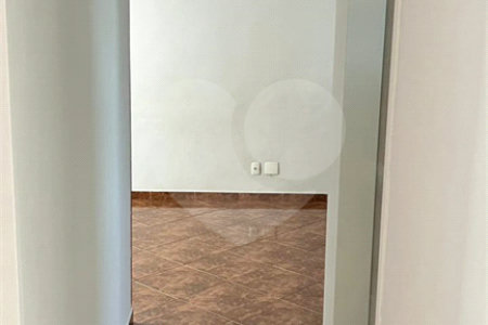 Apartamento à venda com 3 quartos em Cidade Líder, São Paulo, SP