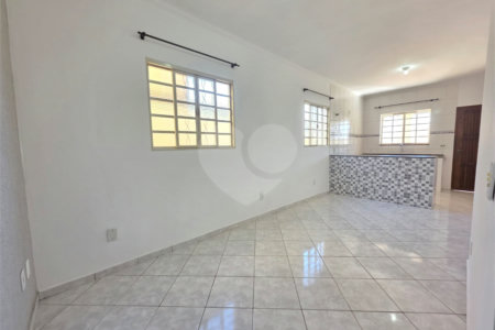 Casa à venda com 3 quartos, sendo 2 suítes, em Jardim Santo Antônio, Valinhos, SP