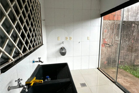 Casa à venda com 2 quartos em Jardim Ibirapuera, Ponta Porã, MS