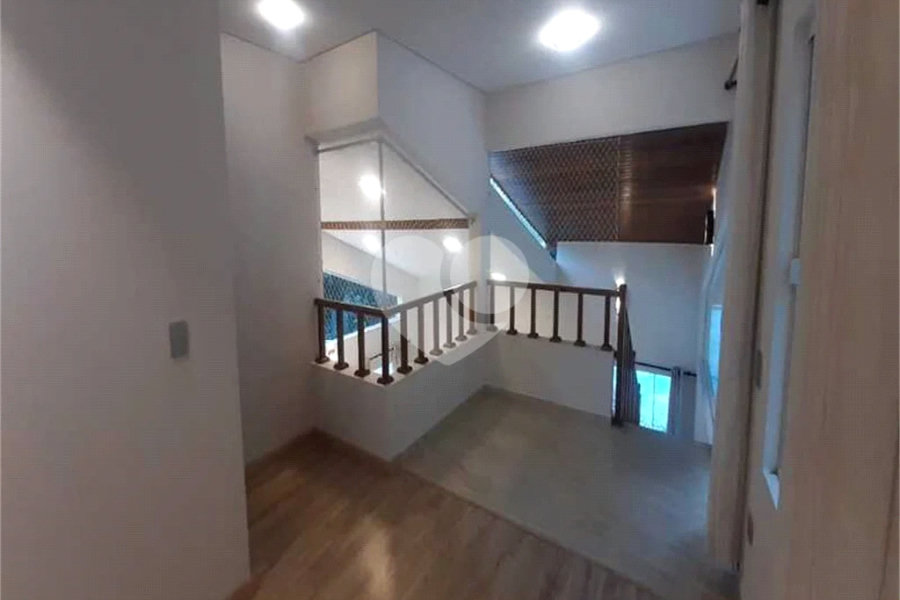 Casa à venda com 3 quartos, sendo 1 suíte, no condomínio Jardim da Montanha I, Mairiporã - SP