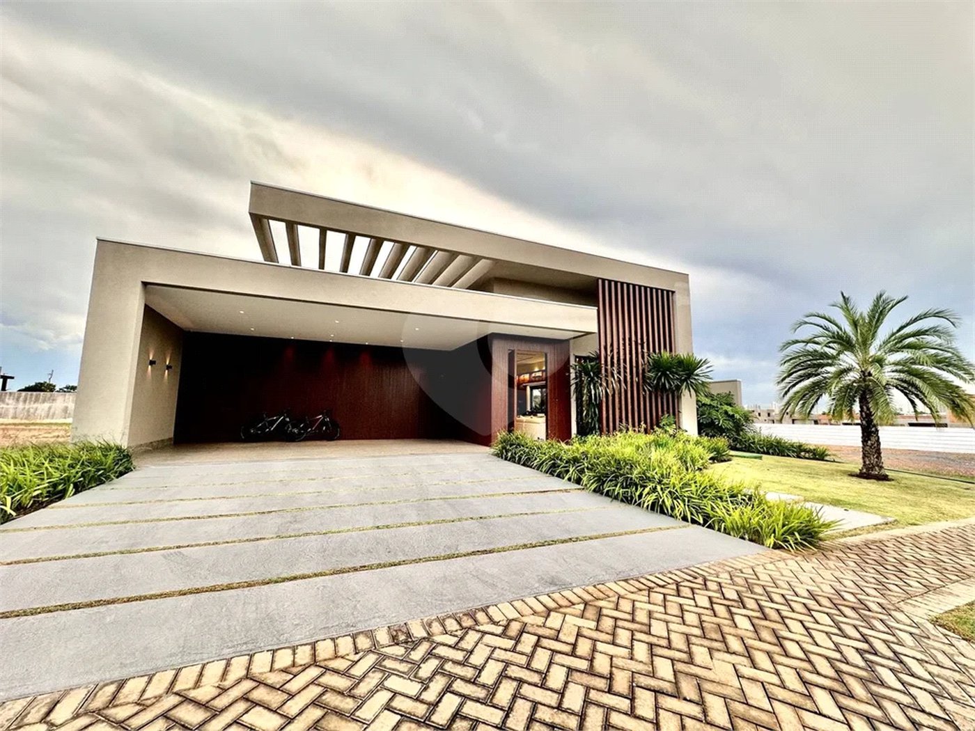 Casa à venda com 4 suítes no condomínio Supremo Itália, Cuiabá - MT