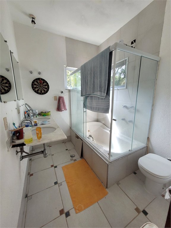 Casa à venda com 3 quartos, sendo 1 suíte, no condomínio Sausalito, Mairiporã - SP