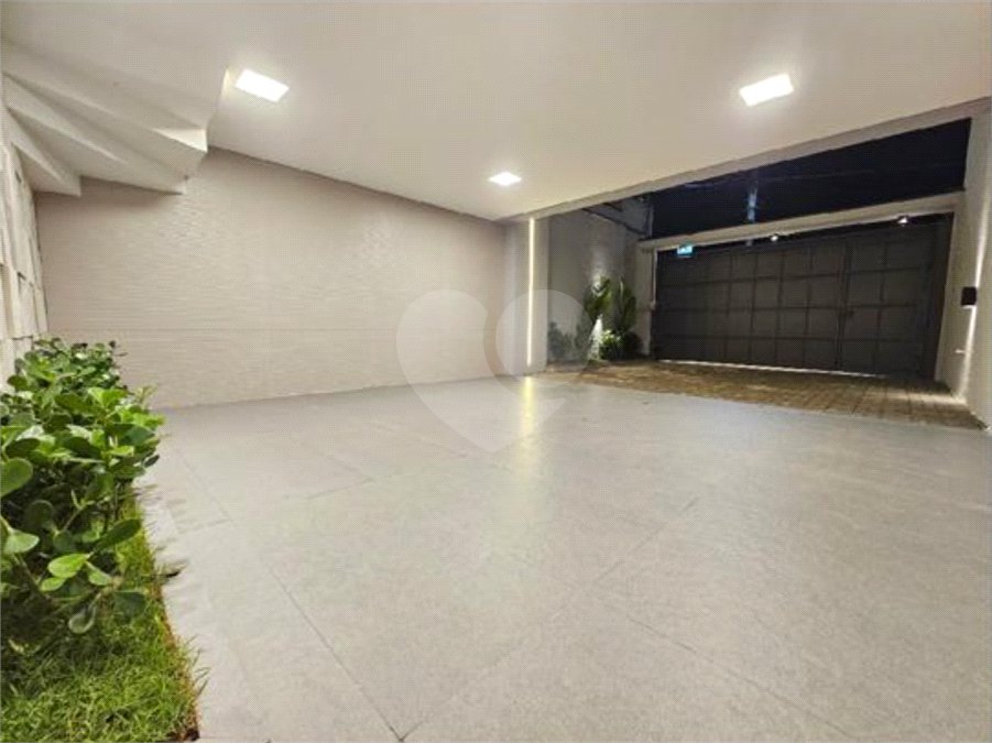 Casa à venda com 4 suítes no condomínio Villas do Jaguari, Santana de Parnaíba - SP