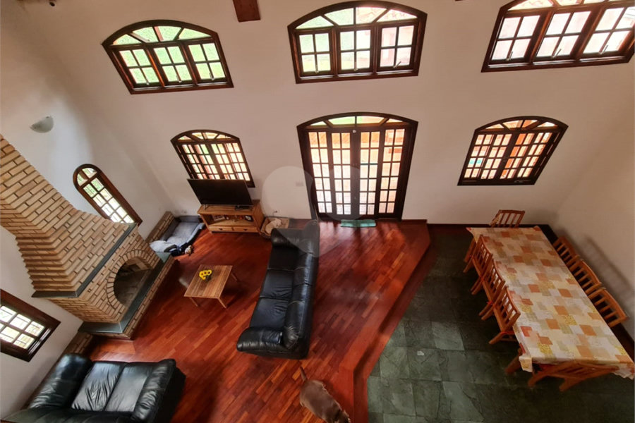 Sobrado à venda com 4 quartos, sendo 1 suíte,  em Jardim Leonor Mendes de Barros, São Paulo, SP