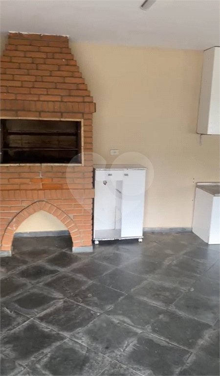 Sobrado à venda com 3 suítes em Barreiro, Mairiporã, SP