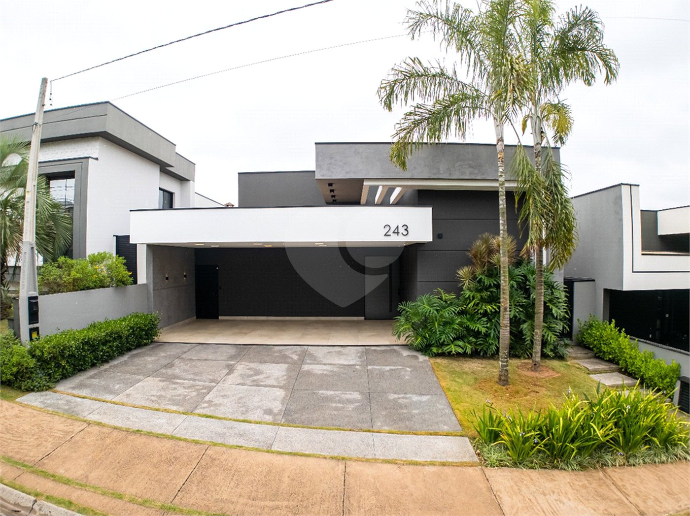 Casa à venda com 3 suítes no condomínio Residencial Helvétia Park, Indaiatuba - SP