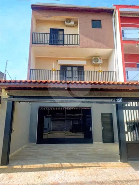 Sobrado à venda com 3 quartos, sendo 1 suíte, em Jardim São Guilherme, Sorocaba, SP