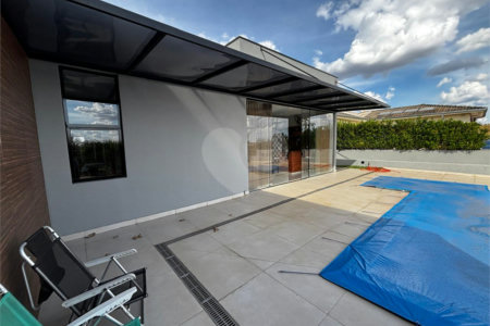 Casa à venda com 3 quartos, sendo 2 suítes, no condomínio Terras de Mont Serrat, Salto - SP