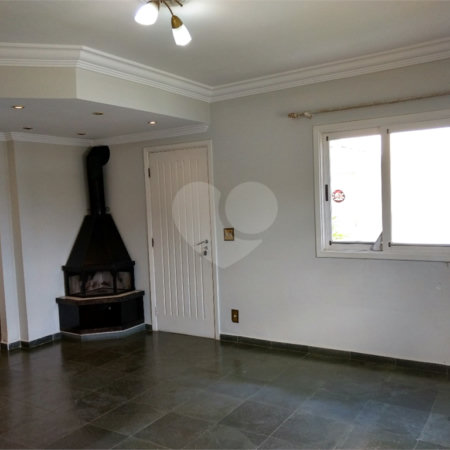 Casa à venda com 3 quartos, sendo 1 suíte, no condomínio Villaggio Dei Fiori, Louveira - SP