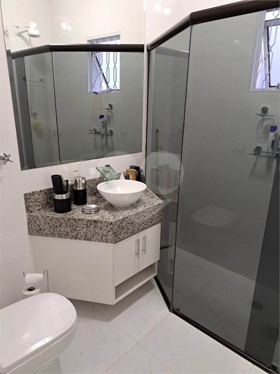 Sobrado à venda com 4 quartos, sendo 2 suítes, em Jaraguá, São Paulo, SP