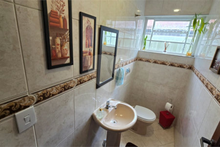 Casa à venda com 3 quartos, sendo 1 suíte, em Vila Maria Eugenia, São Paulo, SP