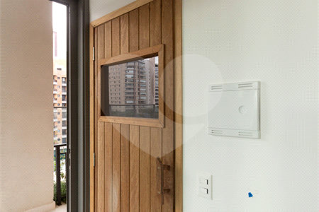 Apartamento à venda ou para alugar com 3 suítes em Moema, São Paulo, SP