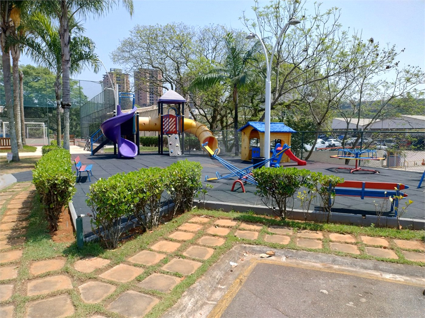 Casa à venda com 4 quartos, sendo 2 suítes,  no condomínio Aromaz, São Bernardo do Campo - SP