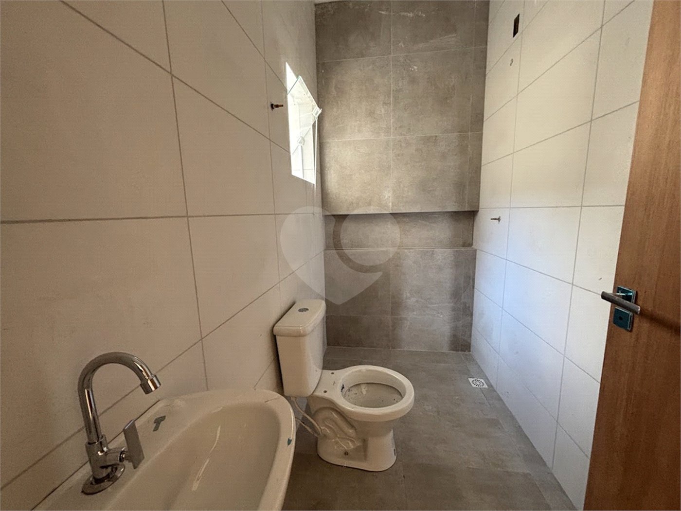 Casa de Vila à venda com 2 quartos, sendo 1 suíte, em Parque São Bento, Sorocaba, SP