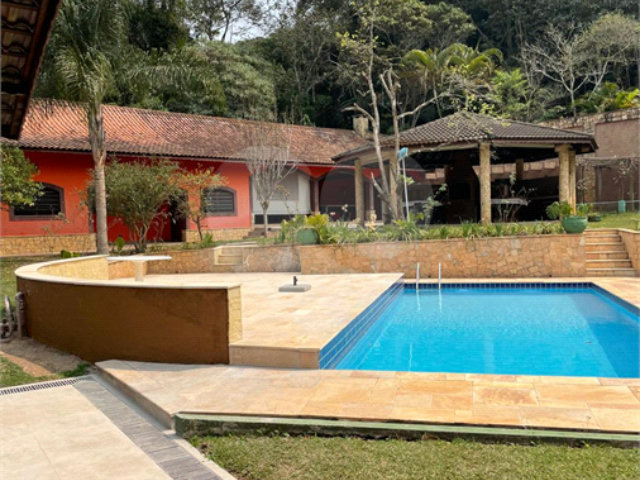 Casa à venda ou para alugar com 4 suítes no condomínio Alpes da Cantareira, Mairiporã - SP