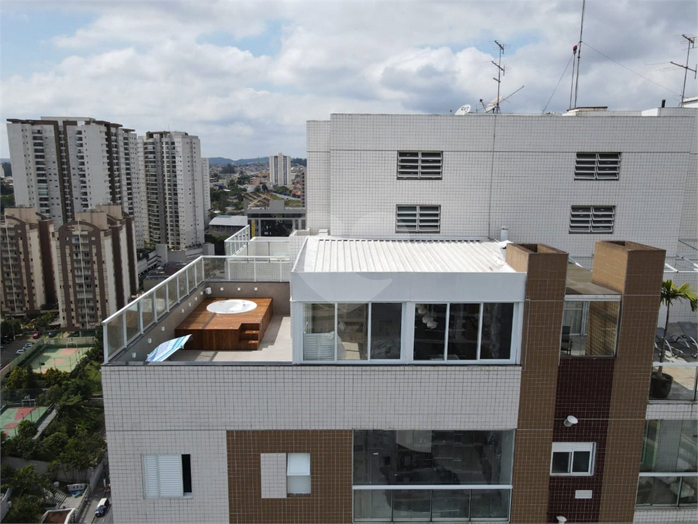 Apartamento à venda com 3 quartos, sendo 1 suíte,  em Baeta Neves, São Bernardo do Campo, SP