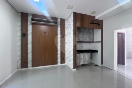 Casa à venda com 3 quartos, sendo 1 suíte, no condomínio Jardim Guarujá, Salto - SP