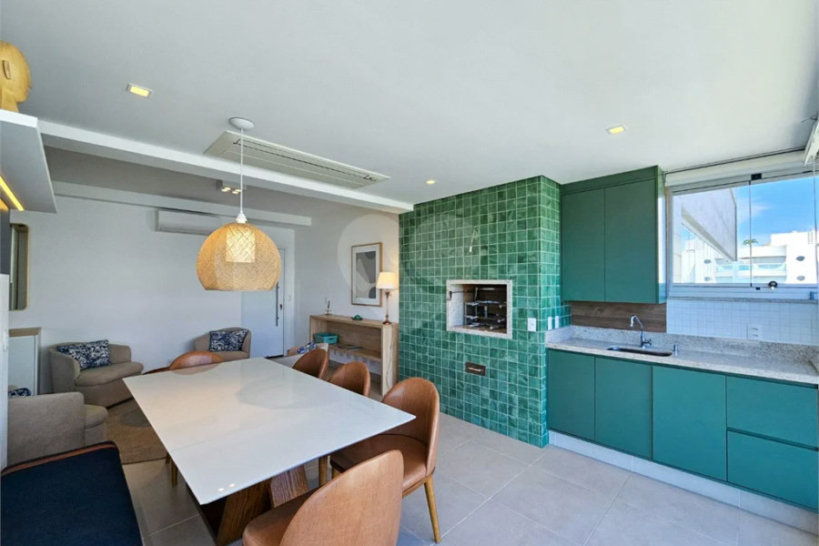 Apartamento à venda com 2 suítes em Riviera de São Lourenço, Bertioga, SP
