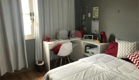 Casa à venda com 4 quartos, sendo 1 suíte,  em Cidade Domitila, São Paulo, SP