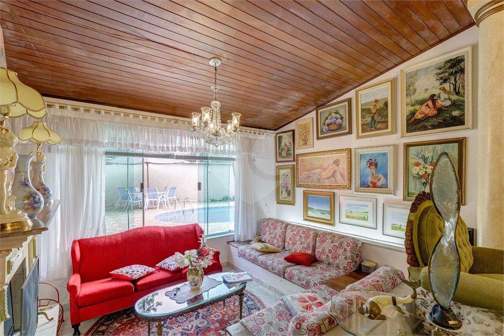 Casa Térrea à venda com 4 quartos, sendo 3 suítes, em Interlagos, São Paulo, SP
