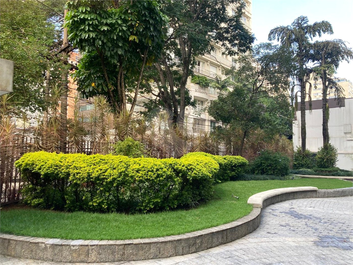 Apartamento à venda com 4 quartos, sendo 1 suíte, em Jardim Europa, São Paulo, SP