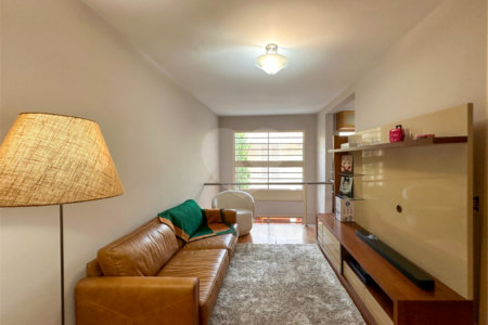 Casa à venda com 3 quartos, sendo 1 suíte,  no condomínio Barão do Triunfo, São Paulo - SP