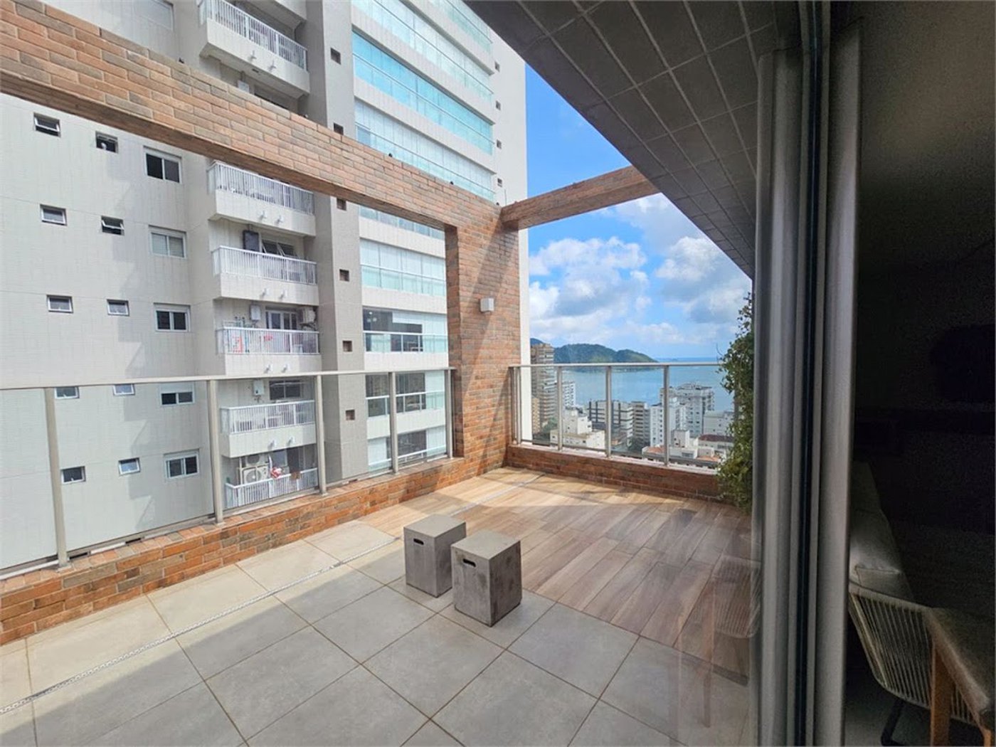 Apartamento com 2 dormitórios para alugar, 100 m² por R$ 12.500,02 - Aparecida - Santos/SP