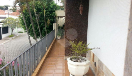 Sobrado à venda com 3 quartos, sendo 1 suíte,  em Vila Galvão, Guarulhos, SP