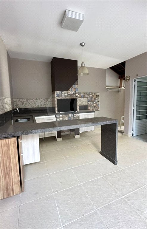 Indaiatuba- Villagio de Itaici- Venda - terreno 150,00 ms - construida 144, 15 ms - 3 dorms, 1 suite, sala, cozinha, wc - R$ 999.900,00 -Área de lazer conta com: Salão de festas - Piscina - Clube - Playground - Academia completamento bancário. Imóvel locado em setembro 2024, venda para investidor,