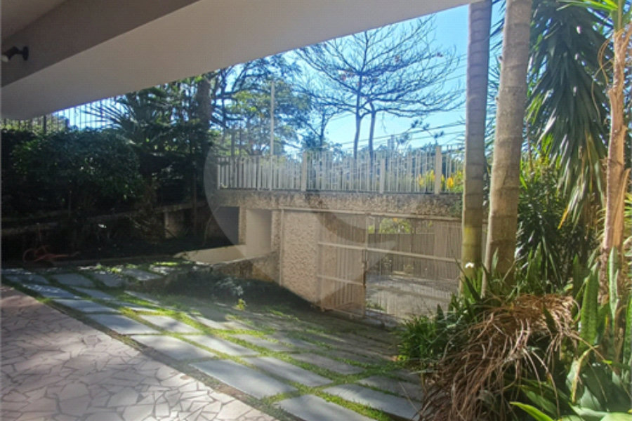 Sobrado à venda com 5 suítes em Vila Albertina, São Paulo, SP