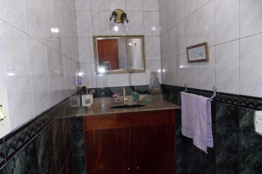Sobrado à venda com 6 quartos, sendo 4 suítes, em Parque Petrópolis, Mairiporã, SP