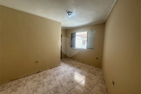 Casa à venda com 4 quartos, sendo 2 suítes, em Jardim Bela Vista, Guarulhos, SP