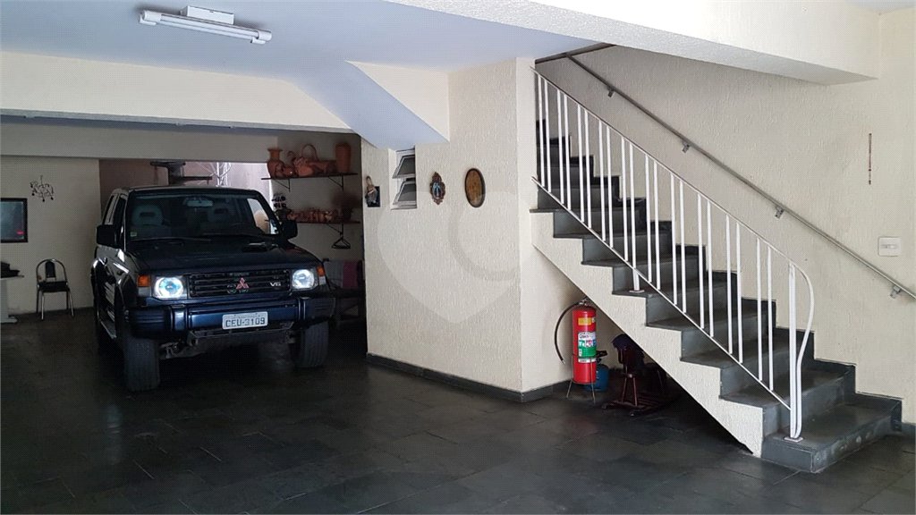 Sobrado à venda com 3 suítes em Vila Gumercindo, São Paulo, SP