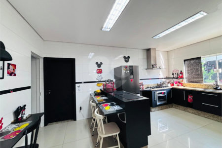 Casa à venda com 4 quartos, sendo 2 suítes, no condomínio Carmen Blanco, Sorocaba - SP