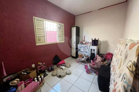 Casa à venda com 3 quartos, sendo 1 suíte, em Vila Maria Isabel, Itapetininga, SP