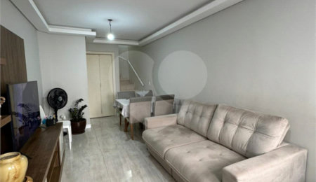 Casa à venda com 3 quartos, sendo 1 suíte,  no condomínio Villagio Staluccia, São Paulo - SP