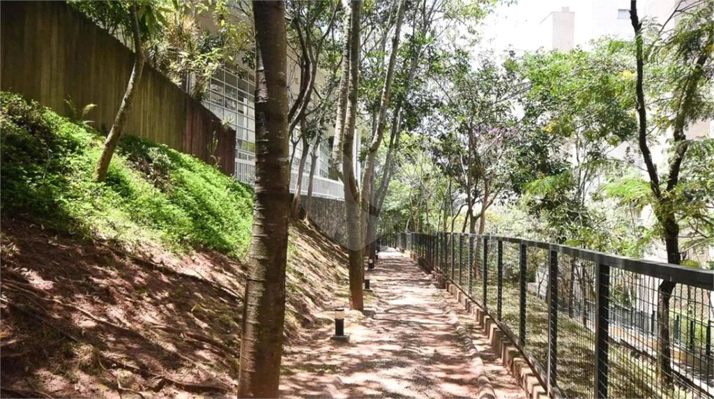 Cobertura à venda com 3 quartos, sendo 2 suítes,  em Paraíso do Morumbi, São Paulo, SP