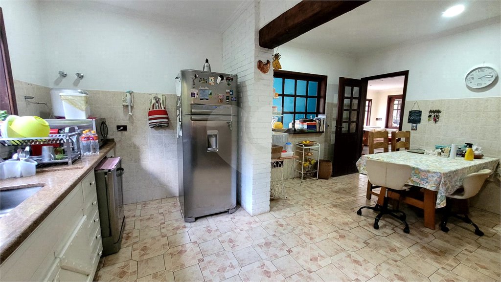 Casa à venda ou para alugar com 4 quartos, sendo 3 suítes, no condomínio Associação Reserva das Hortênsias, Mairiporã - SP