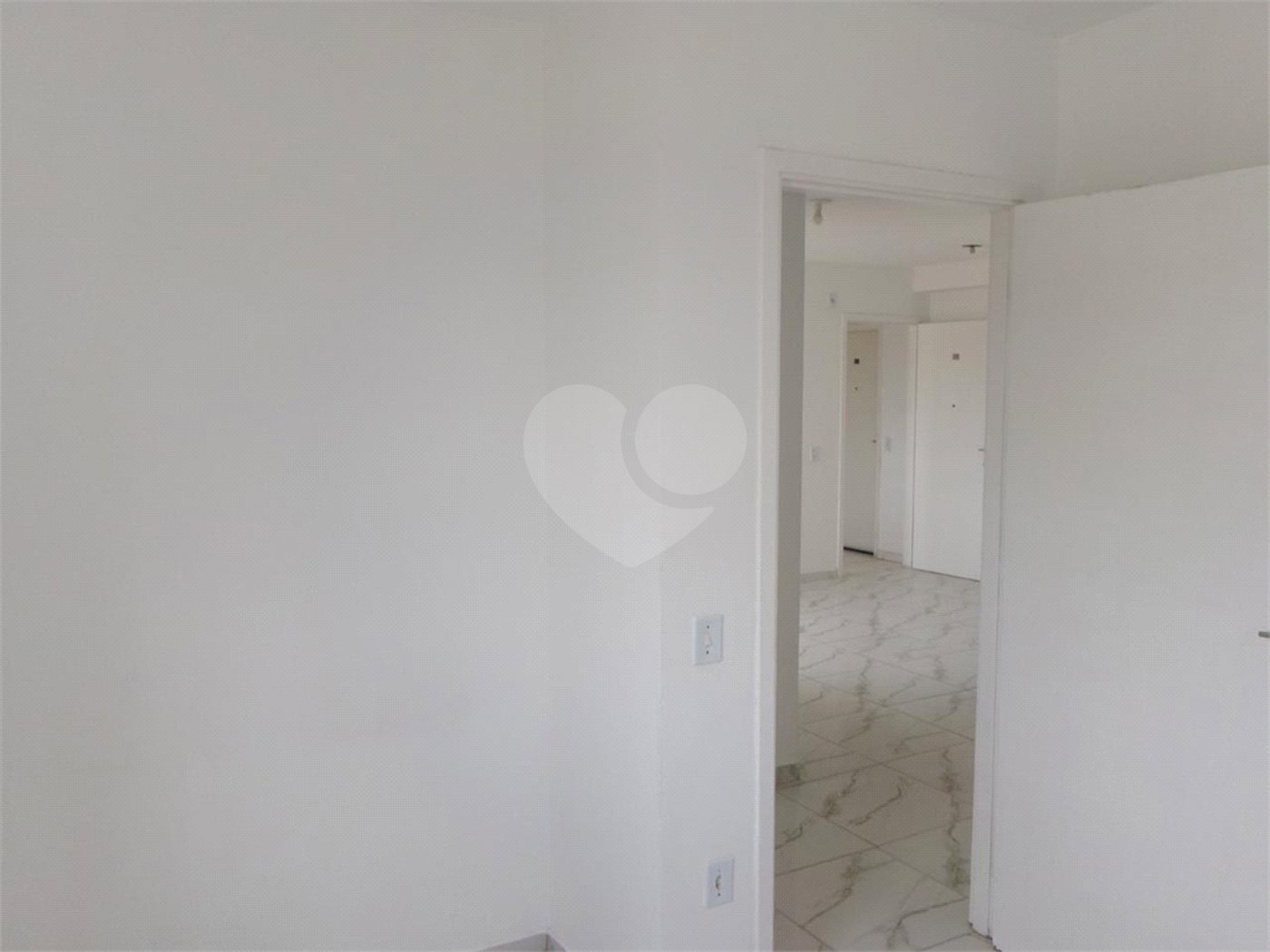 Apartamento à venda com 2 quartos em Jardim Arco-íris, Cotia, SP