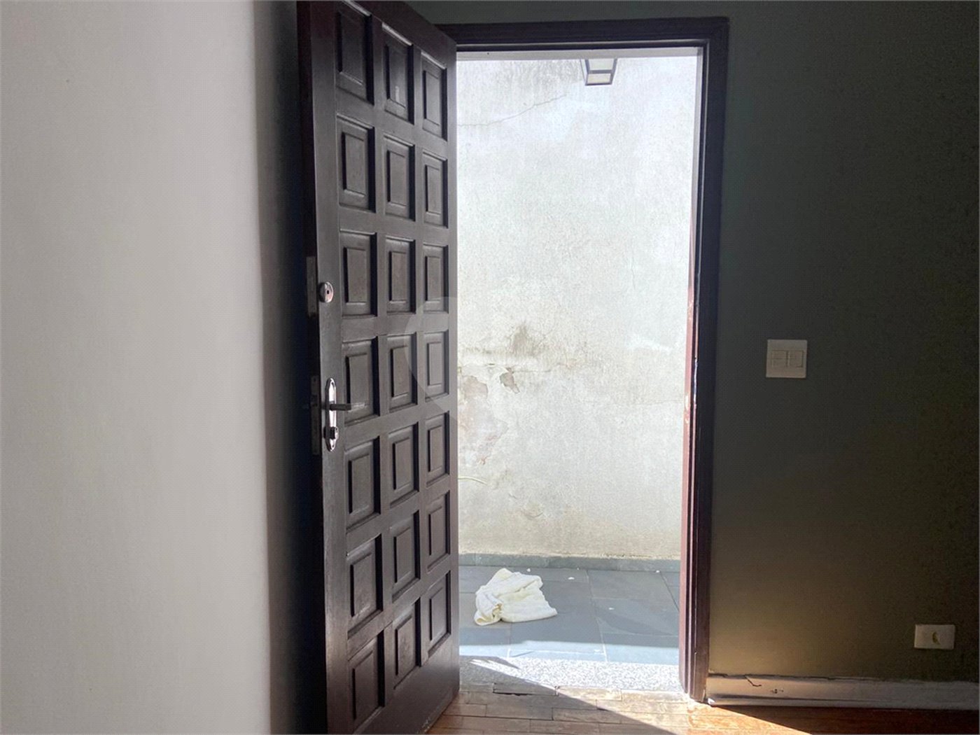 Sobrado à venda com 3 quartos, sendo 1 suíte,  em Parque Maria Domitila, São Paulo, SP