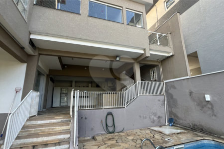Sobrado à venda com 3 suítes em Jardim Maristela, Atibaia, SP