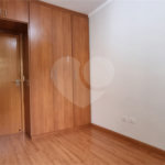 Casa à venda com 3 quartos, sendo 1 suíte, no condomínio Residencial Açaí, São Paulo - SP