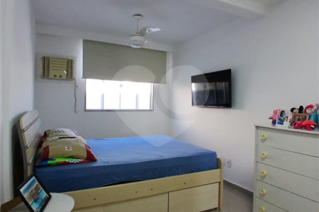 Casa à venda com 4 quartos, sendo 1 suíte, em Campo Grande, Rio de Janeiro, RJ
