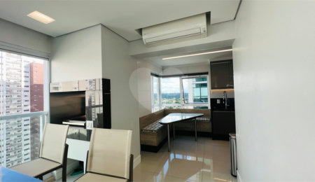 Apartamento à venda com 3 suítes em Campo Belo, São Paulo, SP