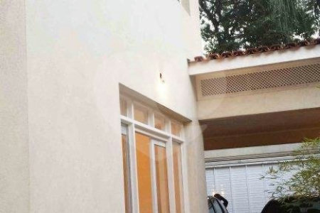 Sobrado à venda com 4 quartos, sendo 2 suítes, em Jardim Marajoara, São Paulo, SP
